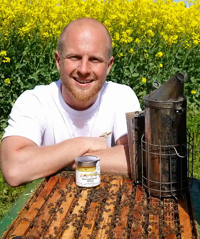Sonnenblumenhonig 250g - Alex mit Bienenvolk