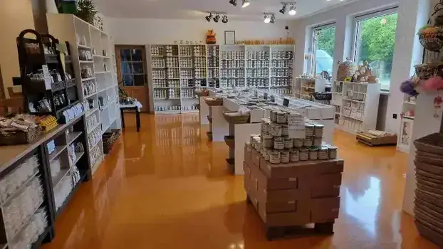Hofladen Innenansicht Hofladen Innenansicht