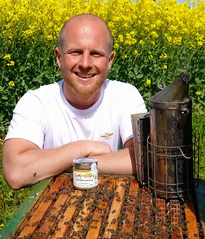 Obstbluetenhonig 250g - Alex mit Bienenvolk