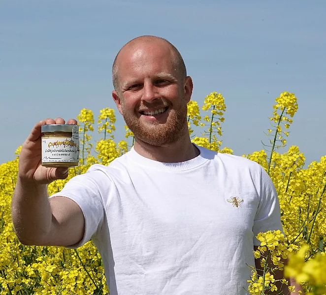 Fruehjahrsbluetenhonig 250g - Alex im Raps Fruehjahrsbluetenhonig 250g - Alex im Raps