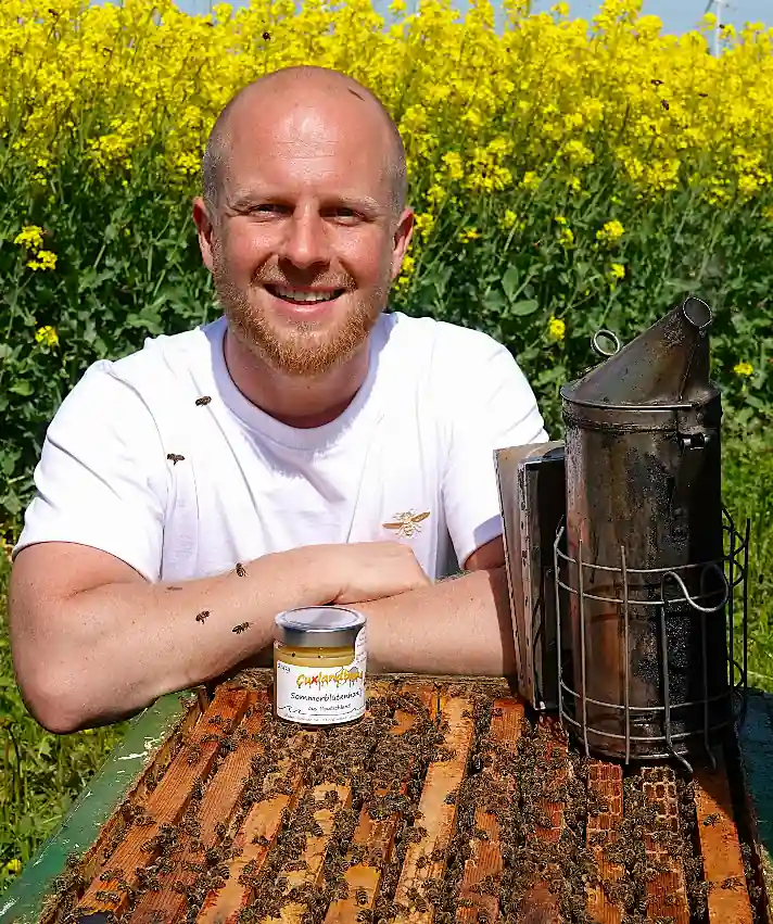 Sommerbluetenhonig 250g - Alex mit Bienenvolk